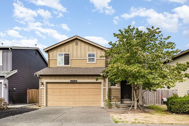 Primary Photo - 3 Bed 2.5 bath Home available in desirable...