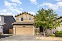 Building Photo - 3 Bed 2.5 bath Home available in desirable...