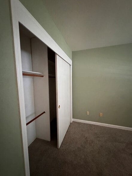 Building Photo - 5327 Hillsdale Blvd