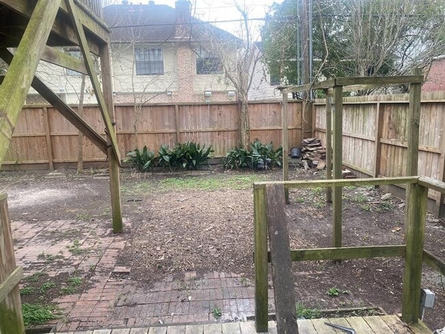 Building Photo - 4425 Ione St