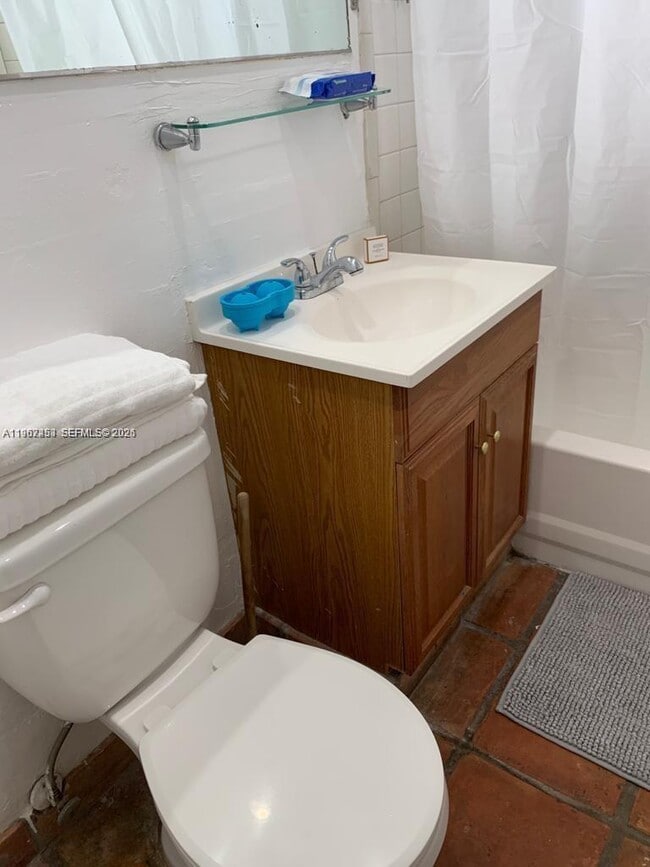 Building Photo - 3475 SW 1st Ave