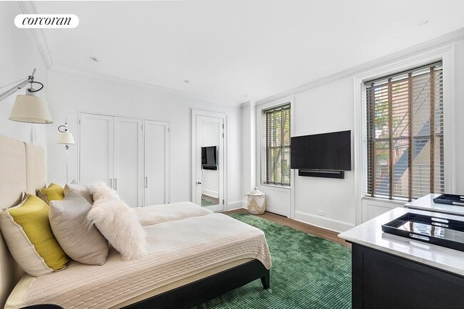 Building Photo - 525 Park Ave