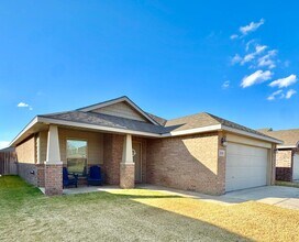 Building Photo - Furnished Rental 3 bed 2 bath Minimum of 30-day stay