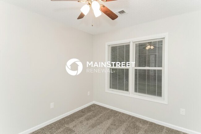 Building Photo - 4 Bedroom Pet-Friendly Home in FAIRBURN, G...