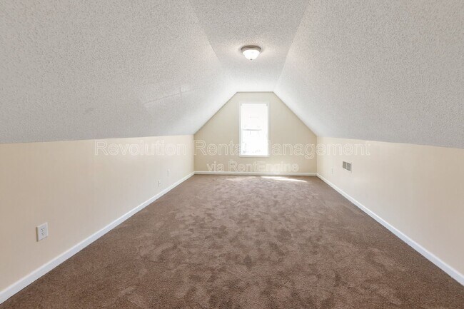 Building Photo - 110 Vineyard Ridge Dr