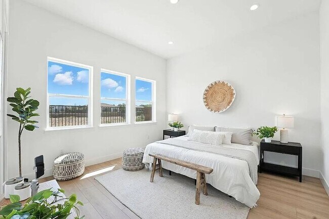 Building Photo - Spacious 2 bedroom 2 bath Home in 55+ Adul...