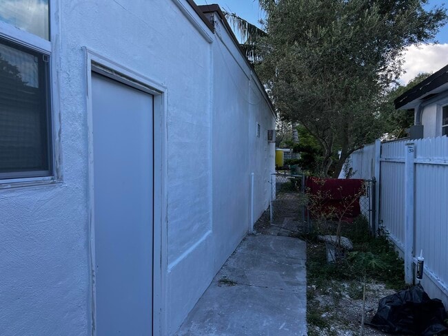 Building Photo - 1125 NW 144th St