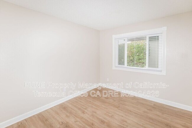 Building Photo - 209 Conifer Dr