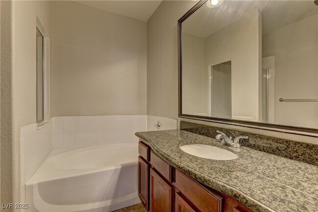 Building Photo - 1621 Queen Victoria St