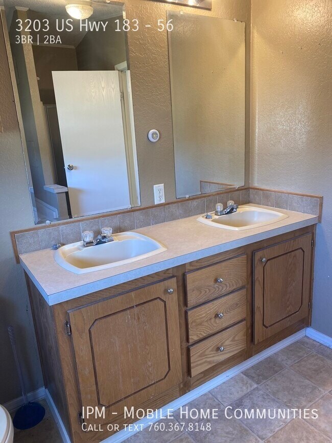 Building Photo - Golden West 3 Bedroom 2 Bathroom Spacious ...