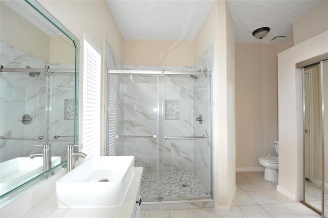 Building Photo - 3123 Redcliff Dr