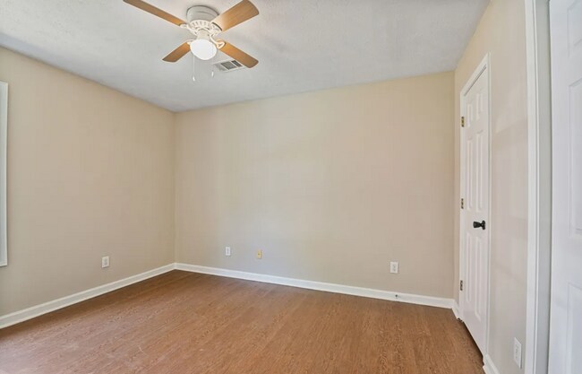 Building Photo - 393 Forest Park Dr