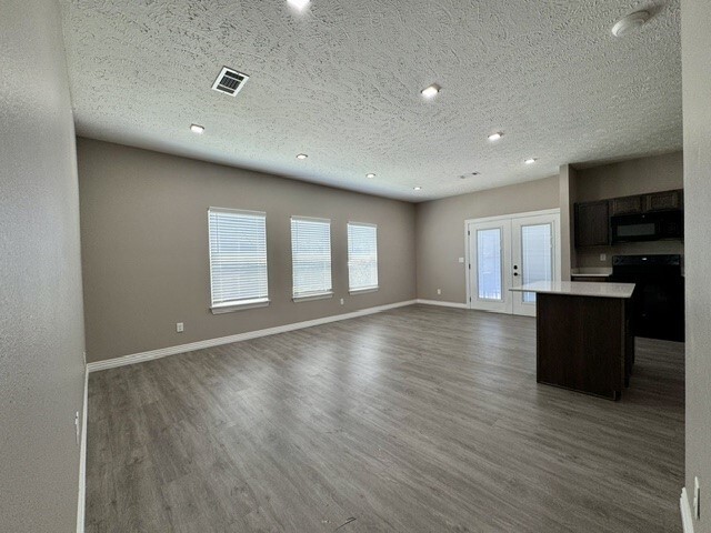 Building Photo - 305 N 13th St