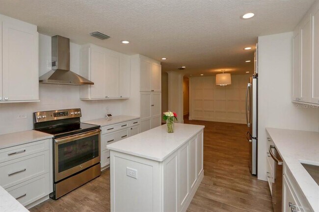 Building Photo - 4307 W Roland St