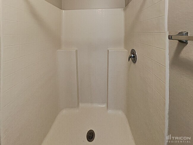 Building Photo - 531 Brown Bear Way