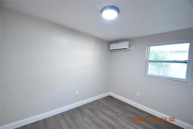 Building Photo - 825 Lincoln Ave