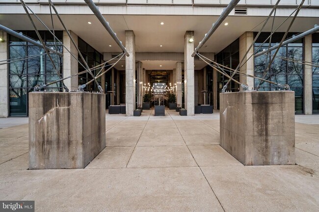 Building Photo - 1200 Steuart St