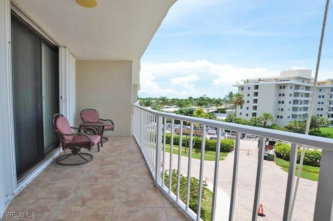 Building Photo - 260 Seaview Ct