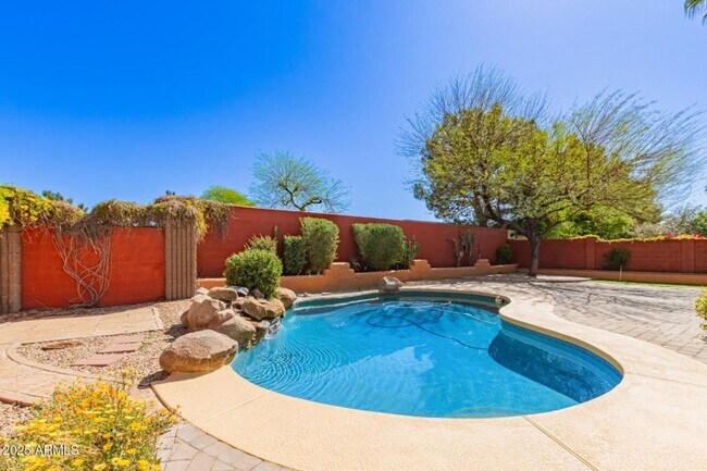 FREE RENT Stunning Corner-Lot Home in the... - FREE RENT  Stunning Corner-Lot Home in the...