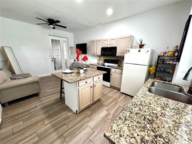 Building Photo - 2601 Gold Dust Cir