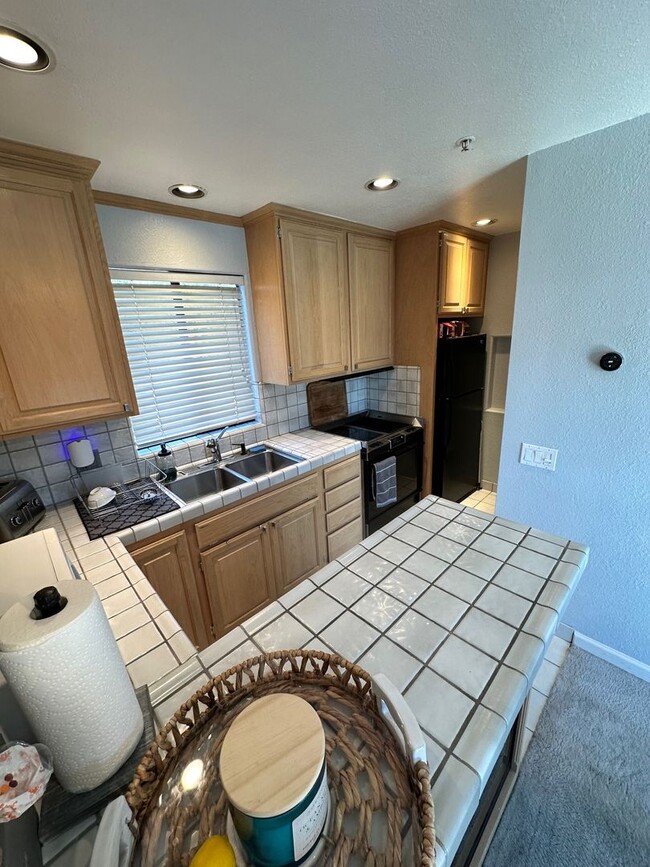 Building Photo - Beautiful 2Bd 2Ba Tahoe Keys Condo! Availa...