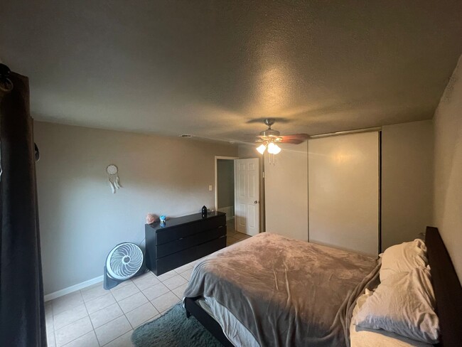 Building Photo - 6850 Mountain Spg Dr