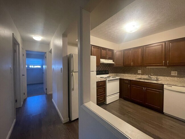 Building Photo - 5285 Portland St