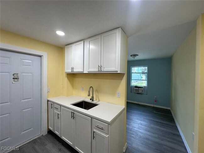 Building Photo - 128 Eucalyptus Ct