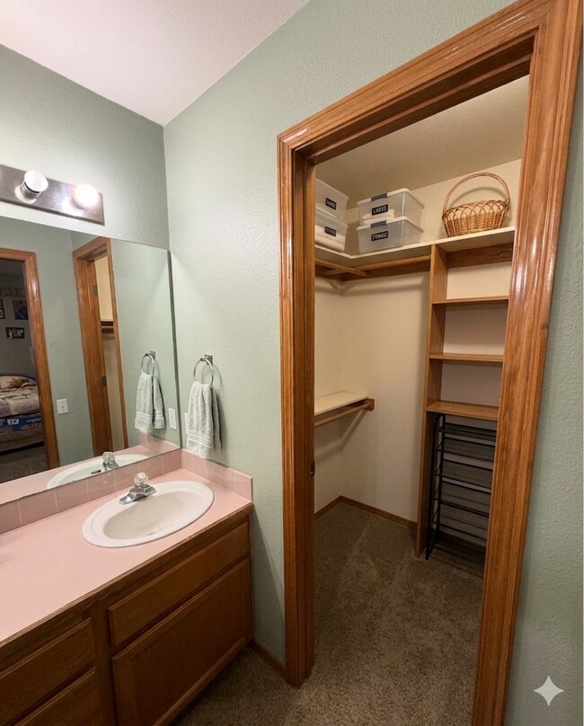 Building Photo - CHARMING & STRESS-FREE LIVING IN NORTHWEST MERIDIAN