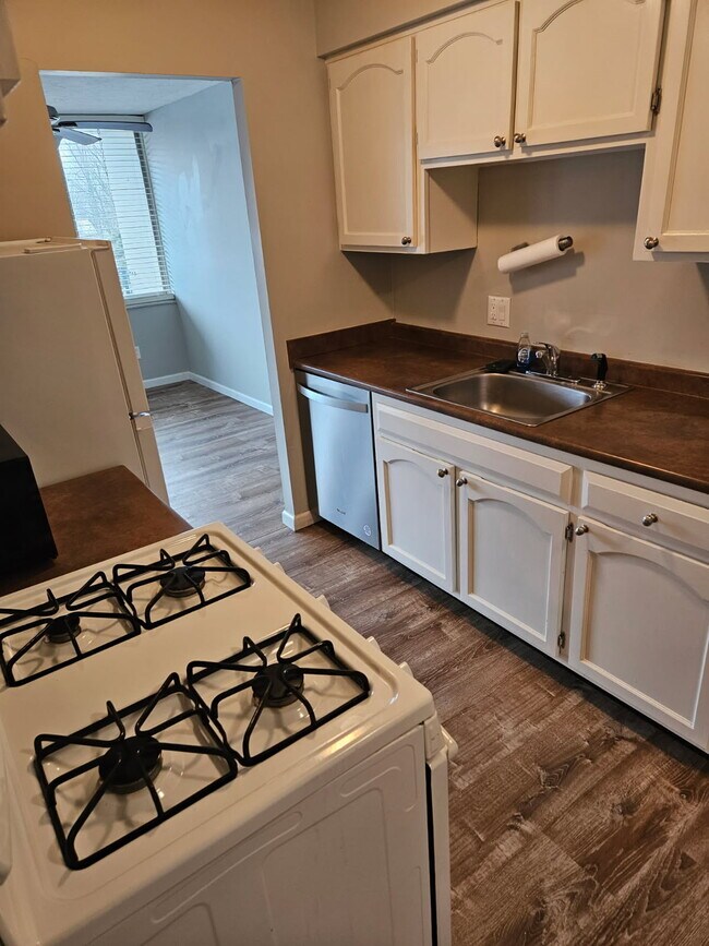 Building Photo - 12900 Lake Ave