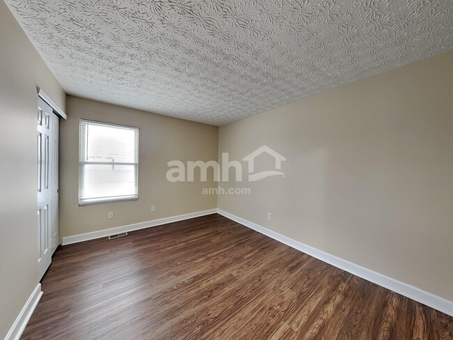 Building Photo - 82 Richard Ave