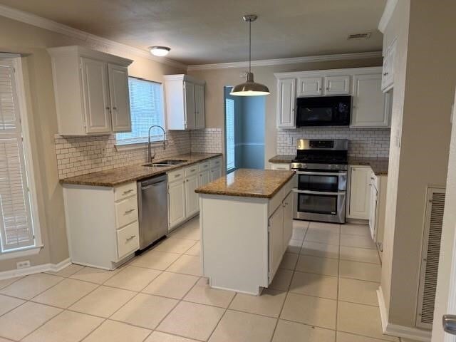 Building Photo - 9806 Gold Cup Way