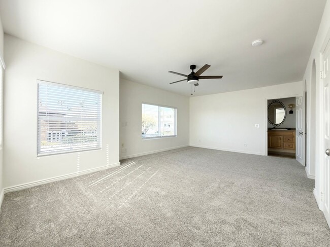 Building Photo - Spacious Coastal Retreat in the Heart of Cardiff!