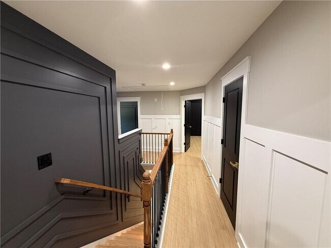 Building Photo - 320 Pine Valley Dr