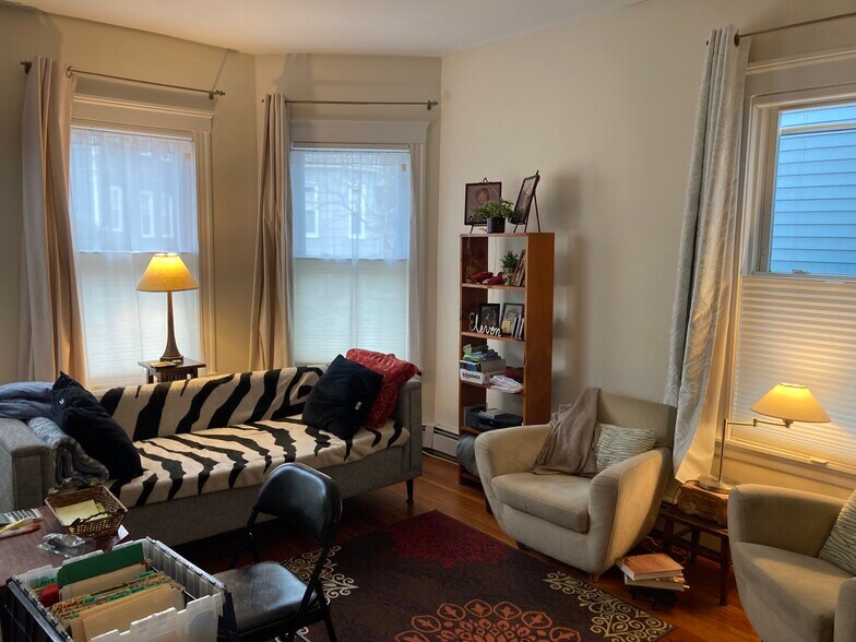 Building Photo - 39 Magnolia Ave