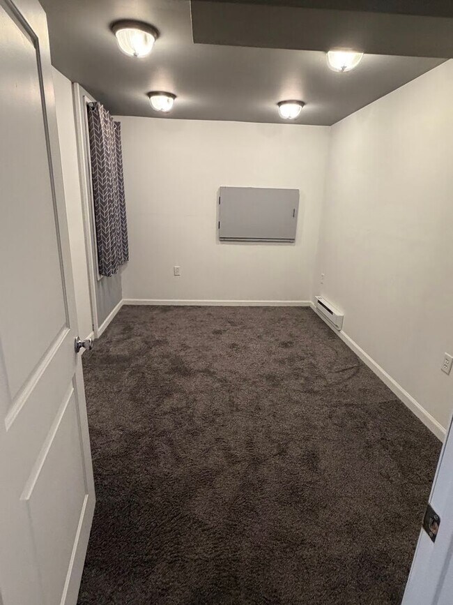 Building Photo - Beautiful 5 Bedroom, 3.5 Bathroom Home for Rent