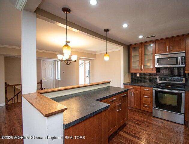 Building Photo - 5 Newport Ct