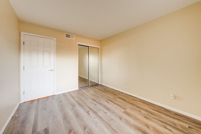 Building Photo - 3715 Tallyho Dr