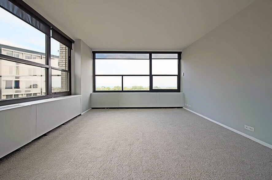 Building Photo - 1126 S Michigan Ave
