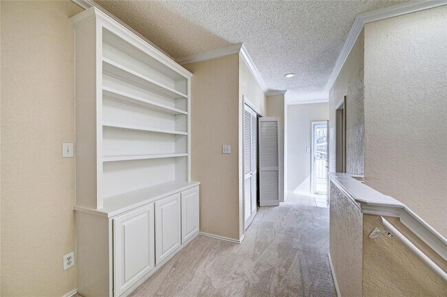 Building Photo - 921 Marine Dr
