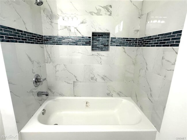 Building Photo - 3 br, 2 bath House - 9000 Sylmar Ave