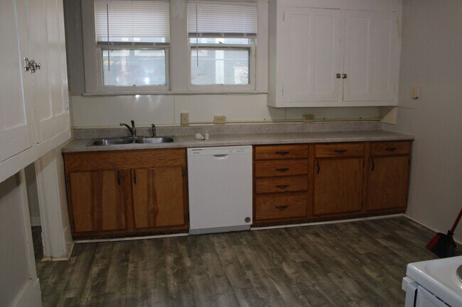 Building Photo - 340 N 16th St