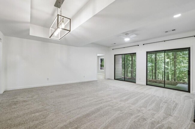 Building Photo - 110 Westchester Way