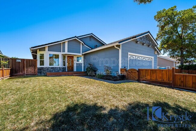 Building Photo - 530 N Regatta Dr