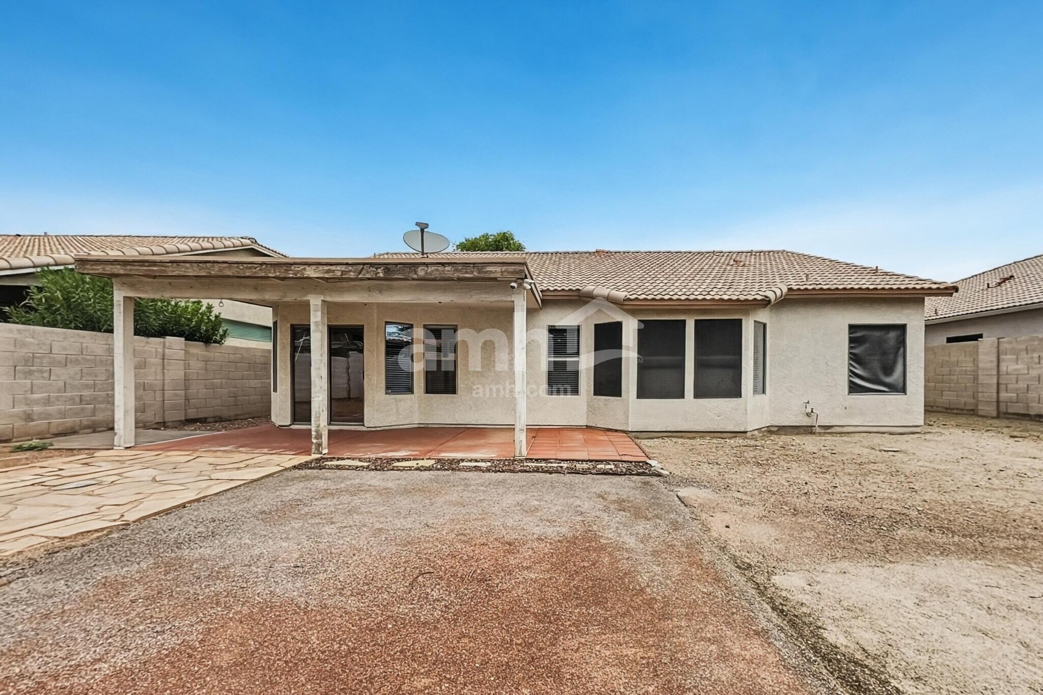 Building Photo - 717 W Beth Dr