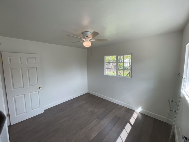 Building Photo - Gorgeous Home with Garage