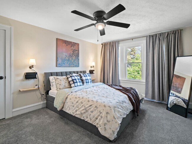 Building Photo - 18031 Larchwood Ave