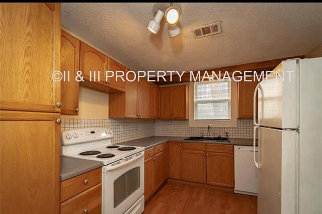Building Photo - 507 S Ash St
