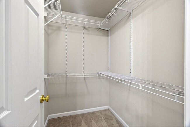 Building Photo - HALF OFF FIRST MONTH RENT!! Beautiful 2-Bedroom, 2-Bath Condo in a Prime Location!