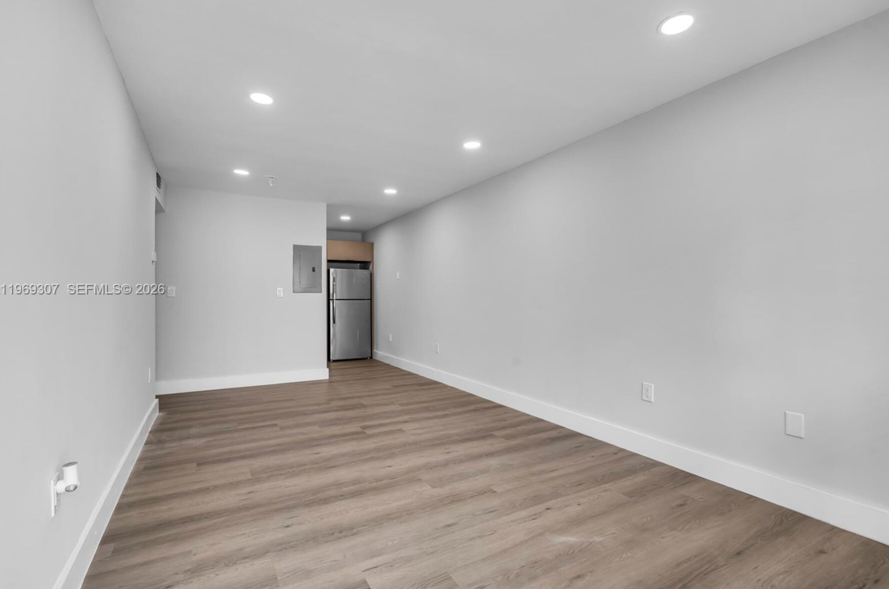 Building Photo - 560 NE 63rd St